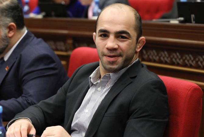 Amsakan patvo vchar