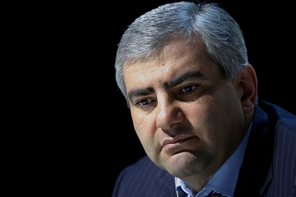 200.000 dolar